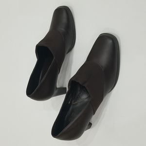MOOTSIES TOOTSIES Brown Slip on Heels